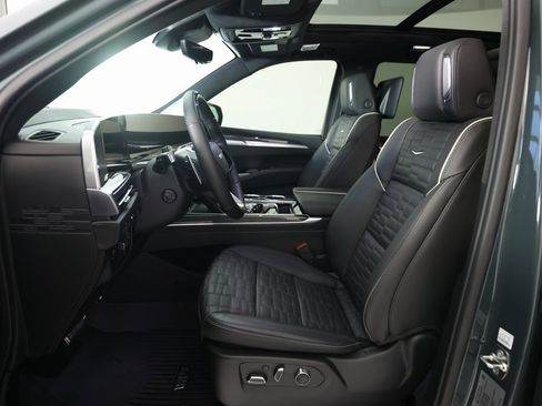 Used 2026 Cadillac Escalade V w/ LPO, Floor Liner Package image 18