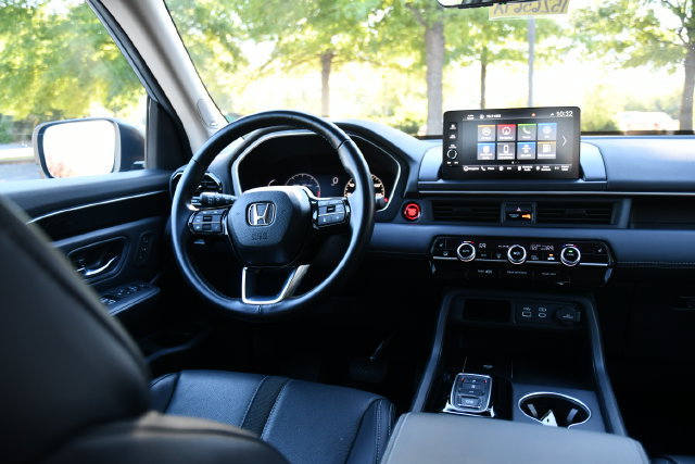 Used 2024 Honda Pilot Touring image 25