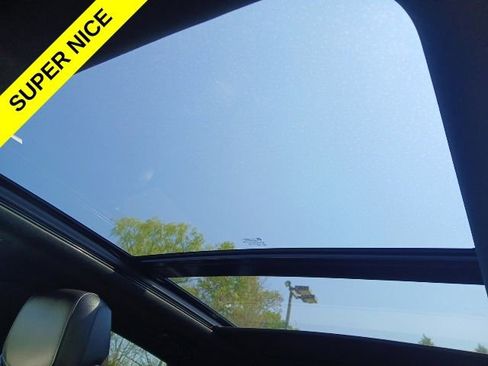 Used 2020 Cadillac XT5 Sportv w/ LPO, Floor Liner Package AWD/4WD image 17