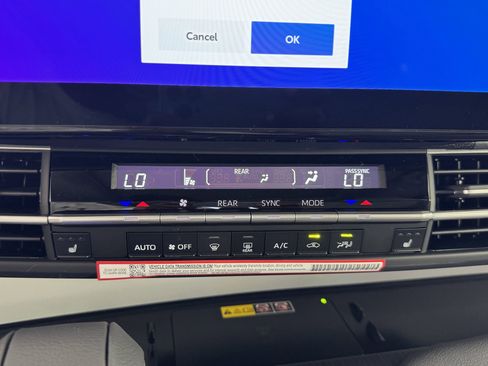 New 2026 Toyota Sienna XLE FWD image 3