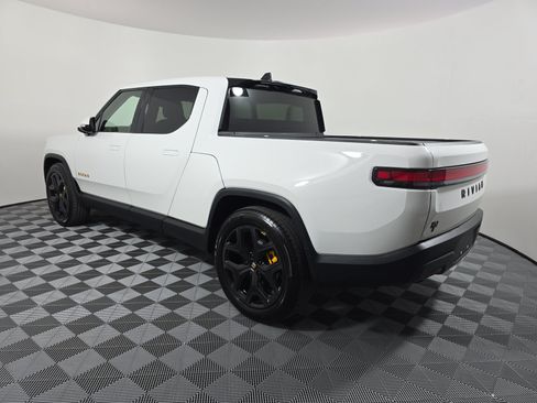 Used 2025 Rivian R1T Premium AWD/4WD image 3