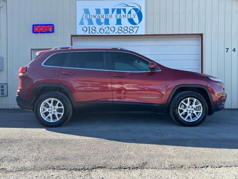 Used 2015 Jeep Cherokee Latitude w/ Cold Weather Group image 12