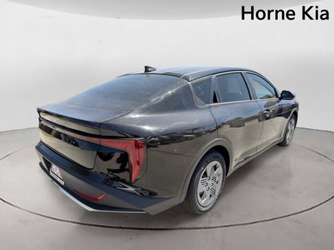 New 2026 Kia K4 FWD image 4