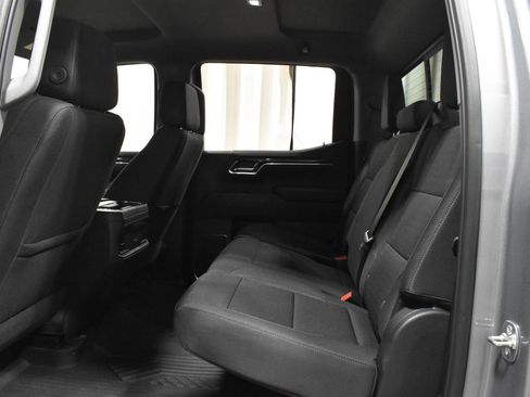 Used 2025 Chevrolet Silverado 1500 LT Trail Boss w/ Convenience Package II image 4