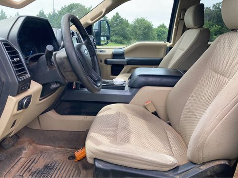 Used 2019 Ford F250 XLT w/ XLT Premium Package AWD/4WD image 3