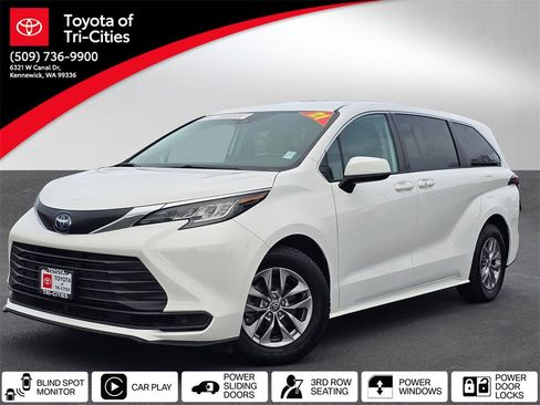 Used 2021 Toyota Sienna LE image 1