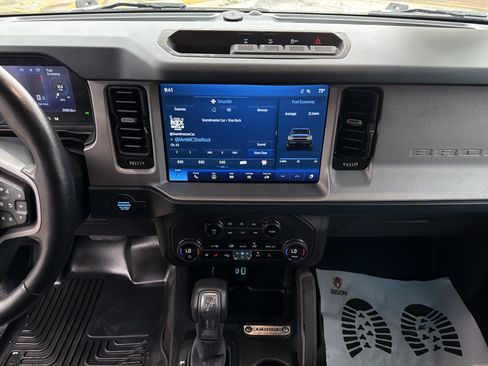 Used 2024 Ford Bronco Outer Banks AWD/4WD image 17