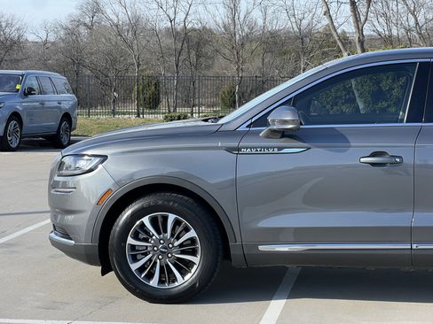 Certified 2023 Lincoln Nautilus Standard w/ Premium Package image 5