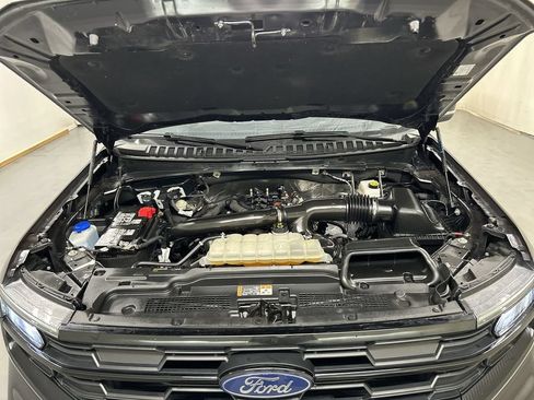 Used 2025 Ford Expedition Active AWD/4WD image 25