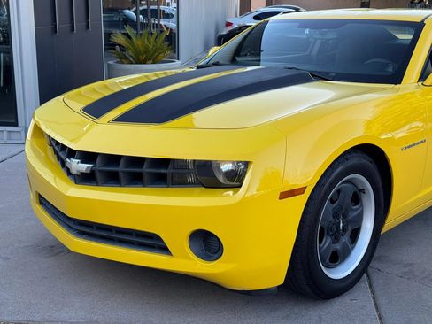 Used 2013 Chevrolet Camaro LS RWD image 33