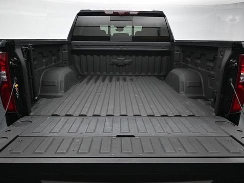 Used 2025 Chevrolet Silverado 1500 High Country AWD/4WD image 9