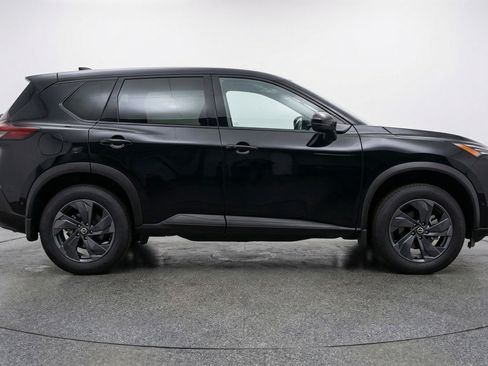Used 2025 Nissan Rogue SV FWD image 11