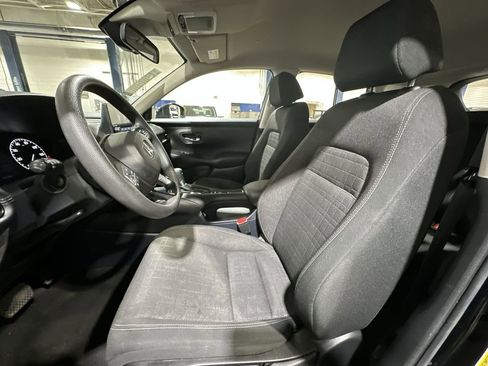 Used 2023 Honda HR-V LX image 13