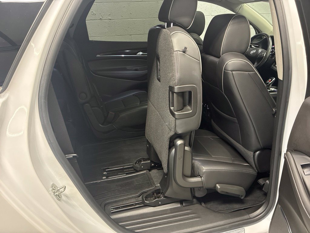 Used 2021 Buick Enclave Avenir w/ Avenir Technology Package AWD/4WD image 16