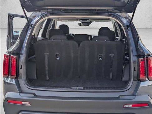 Used 2022 Kia Sorento LX FWD image 6