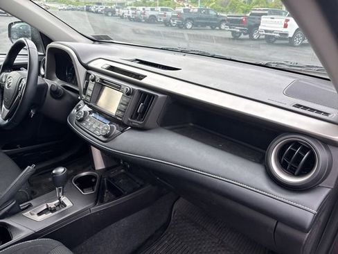 Used 2018 Toyota RAV4 XLE AWD/4WD image 21