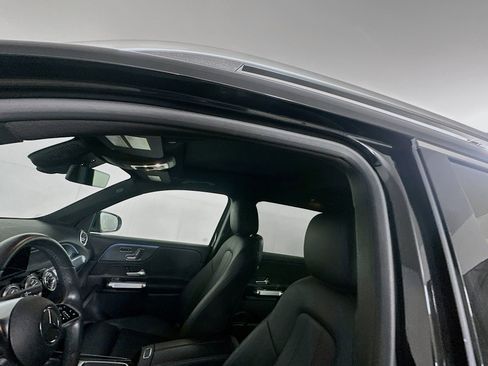 Used 2025 Mercedes-Benz GLB 250 4MATIC image 25