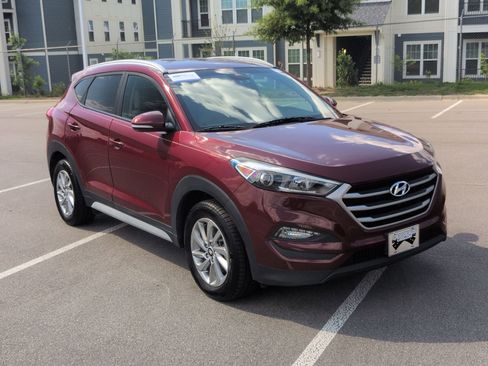 Used 2018 Hyundai Tucson SEL Plus AWD/4WD image 2