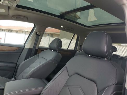 New 2026 Volkswagen Atlas SE FWD image 19