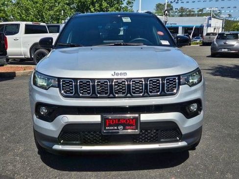 Used 2025 Jeep Compass Limited AWD/4WD image 2