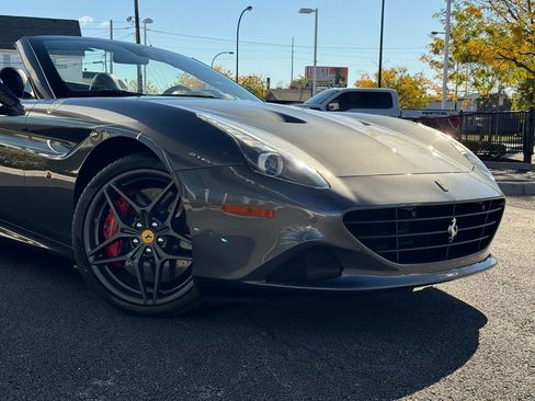 Used 2016 Ferrari California T image 34