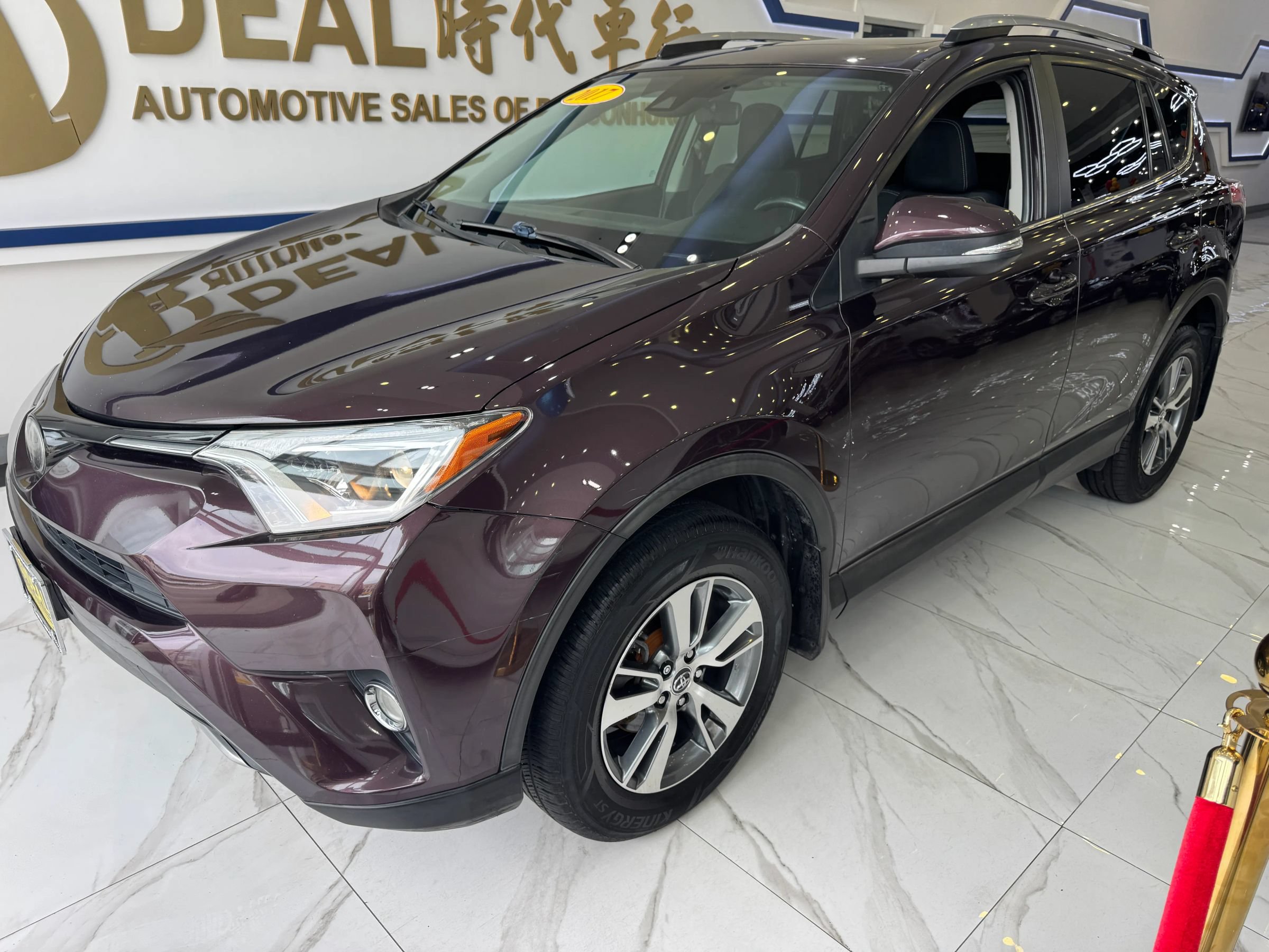 Used 2017 Toyota RAV4 XLE w/ Plus Extra Value Package AWD/4WD image 4