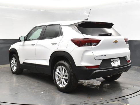 Used 2025 Chevrolet TrailBlazer LS w/ LS Convenience Package FWD image 5