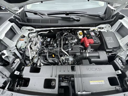 New 2025 Nissan Kicks SR image 25