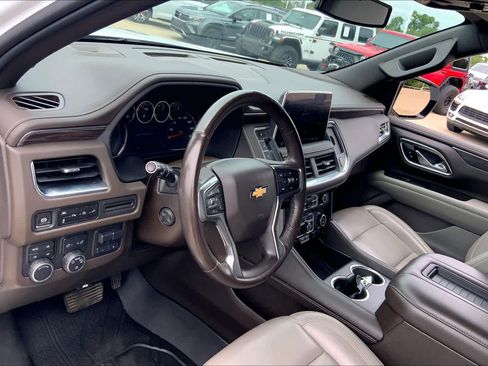 Used 2021 Chevrolet Tahoe LT w/ LT Signature Package AWD/4WD image 17