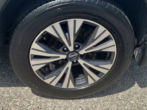 Certified 2022 Nissan Rogue SV AWD/4WD image 9