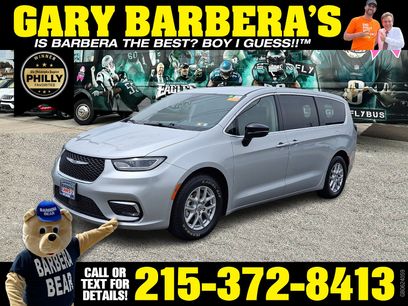 Used 2024 Chrysler Pacifica Touring-L