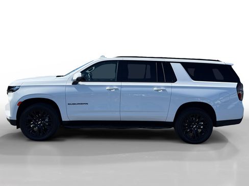 Used 2024 Chevrolet Suburban RST w/ Luxury Package image 2