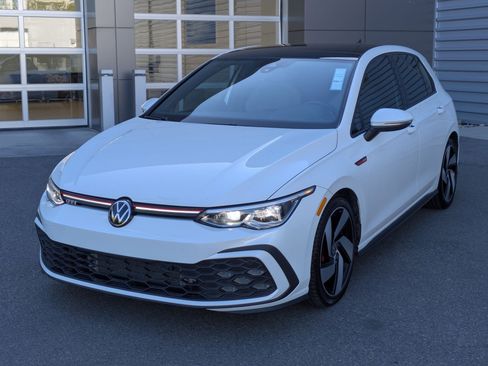 Used 2022 Volkswagen GTI SE FWD image 8
