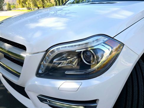 Used 2015 Mercedes-Benz GL 450 4MATIC w/ Lighting Package image 12