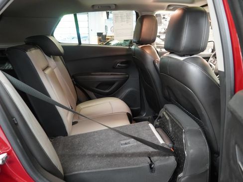 Used 2015 Chevrolet Trax LT w/ LT Sun and Sound Package FWD image 32