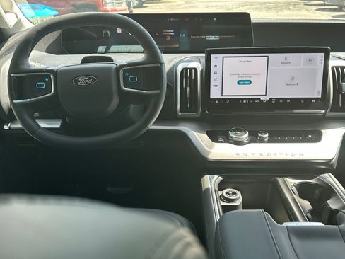 New 2026 Ford Expedition Active RWD image 15