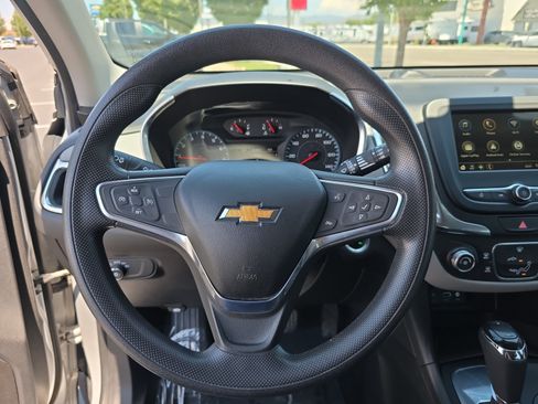 Used 2019 Chevrolet Equinox LS FWD image 13