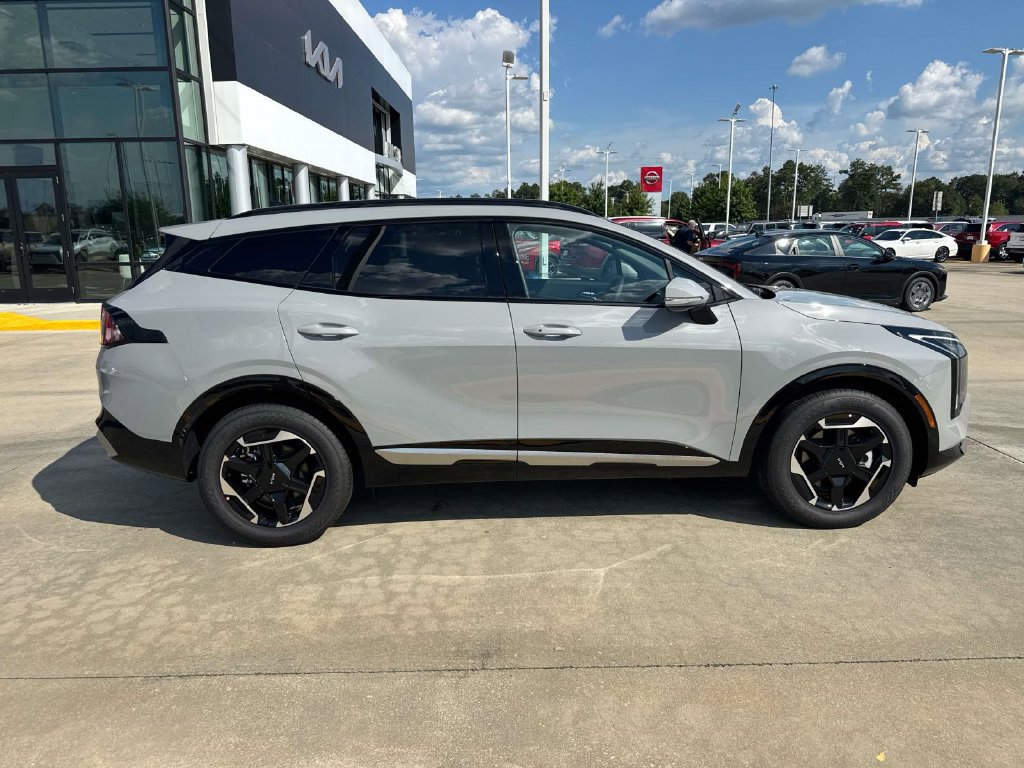 New 2026 Kia Sportage SX FWD image 9