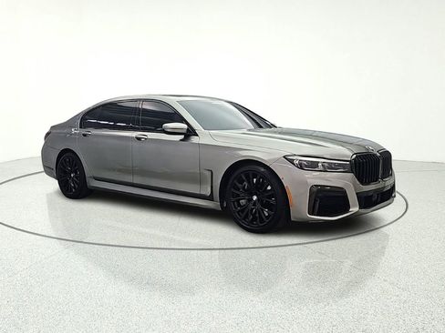 Used 2020 BMW 750i xDrive w/ Executive Package AWD/4WD image 9
