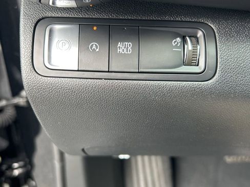 Used 2025 Chevrolet Equinox LT w/ Convenience Package II image 33