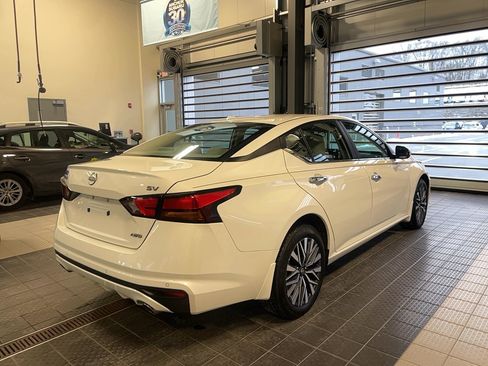 Used 2024 Nissan Altima 2.5 SV w/ SV Premium Package AWD/4WD image 13