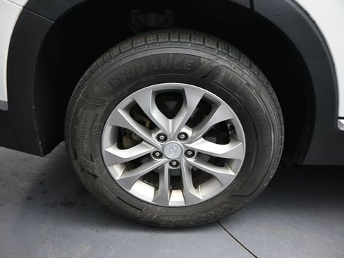 Used 2020 Hyundai Santa Fe SE FWD image 17