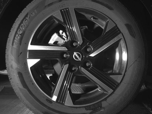 Used 2025 Nissan Sentra SV image 15