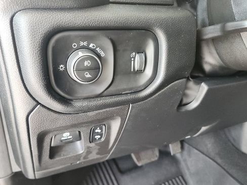 Used 2022 RAM 1500 Big Horn AWD/4WD image 30