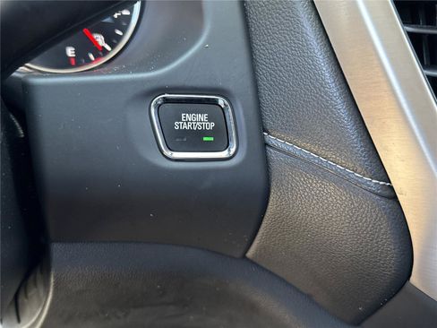 Used 2023 GMC Acadia Denali w/ Denali Ultimate Package AWD/4WD image 9