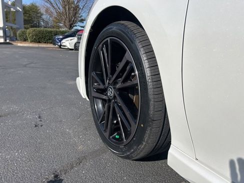 Used 2025 Toyota Camry XSE image 9