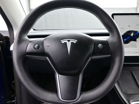 Used 2023 Tesla Model Y Long Range image 24