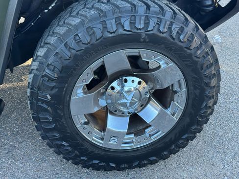 Used 2003 HUMMER H2 w/ Preferred Equipment Group image 12