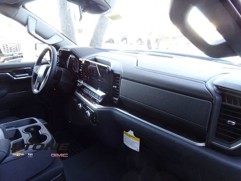 New 2026 GMC Sierra 1500 SLE image 16