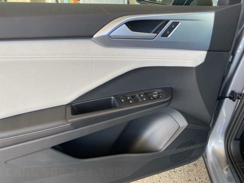 New 2026 Volkswagen Taos SE AWD/4WD image 12